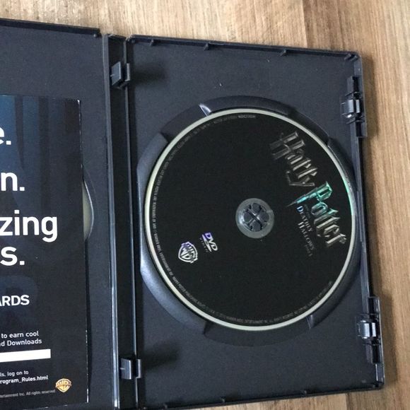 Harry Potter & the Deathly Hallows Part 1 -DVD - Picture 3 of 3